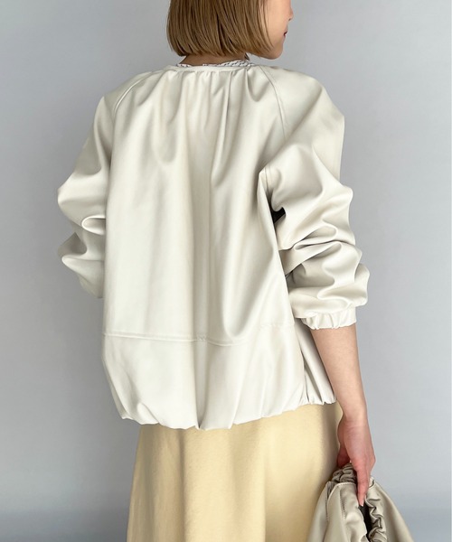 PICCIN(ピッチン)の「フェイクレザーノーカラーブルゾン(ブルゾン・レディース・ブラック/オフホワイト・M/L)」の8枚目の写真