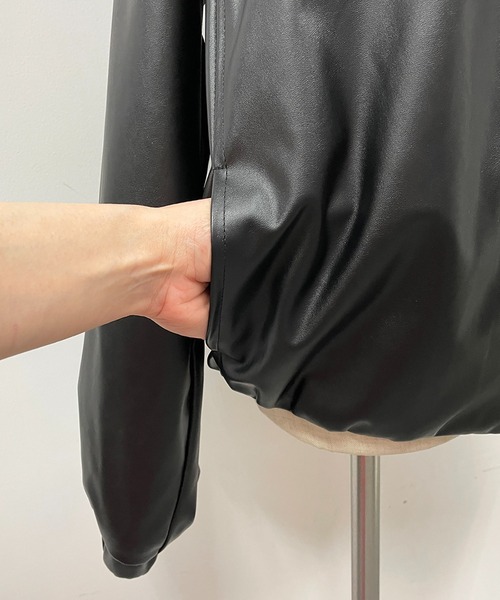 PICCIN(ピッチン)の「フェイクレザーノーカラーブルゾン(ブルゾン・レディース・ブラック/オフホワイト・M/L)」の22枚目の写真