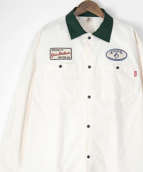 POWER TO THE PEOPLE(パワートゥーザピープル)の「【POWER TO THE PEOPLE/パワー トゥザ ピープル】ビッグシルエット ワッペン&イラスト刺繍 ワークツイル長袖シャツ(シャツ/ブラウス・メンズ・ホワイト/ブラック/ベージュ/サックスブルー/ホワイト系その他/ブラック系その他・M/L/XL)」の2枚目の写真