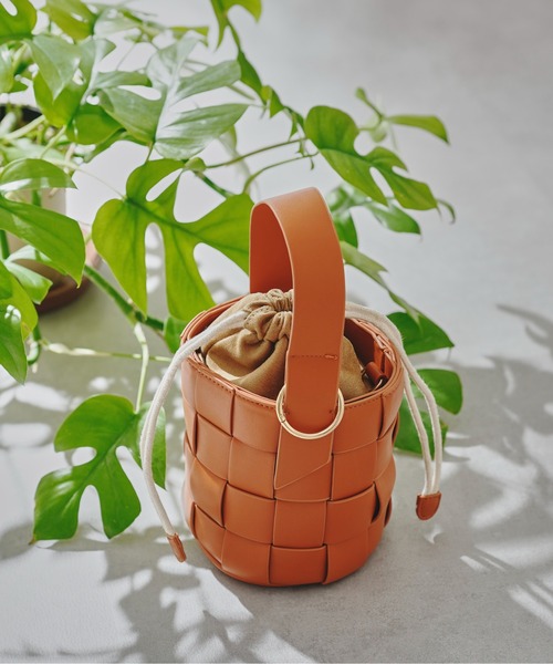 prose verse（プロズヴェール）の「フェイクレザーメッシュショルダーバッグ（ショルダーバッグ・レディース・オフホワイト/ブラック/ブラウン・ﾌﾘ-）」の3枚目の写真