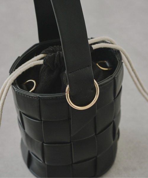 prose verse（プロズヴェール）の「フェイクレザーメッシュショルダーバッグ（ショルダーバッグ・レディース・オフホワイト/ブラック/ブラウン・ﾌﾘ-）」の12枚目の写真