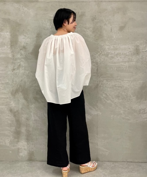 BEARDSLEY(ビアズリー)の「ドルマンボリュームブラウス(シャツ/ブラウス・レディース・ホワイト/チャコールグレー・FREE)」の14枚目の写真