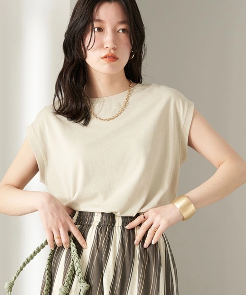 earth music&ecology(アースミュージックアンドエコロジー)の「レンチングEVスリーブレスプルオーバー(Tシャツ/カットソー・レディース・オフホワイト/ブラック/ベージュ/グリーン・S/M)」の1枚目の写真