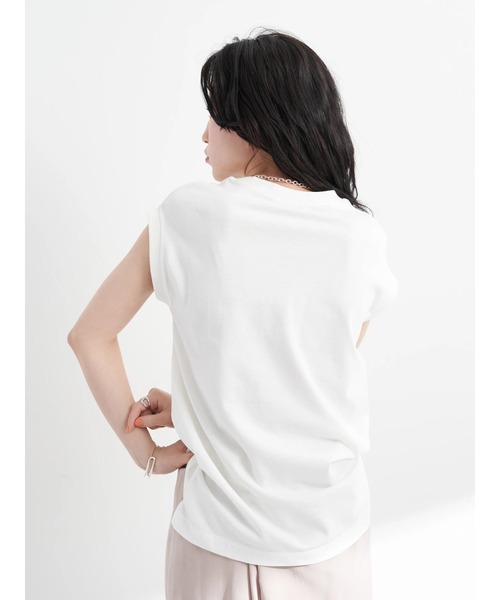 earth music&ecology(アースミュージックアンドエコロジー)の「レンチングEVスリーブレスプルオーバー(Tシャツ/カットソー・レディース・オフホワイト/ブラック/ベージュ/グリーン・S/M)」の9枚目の写真