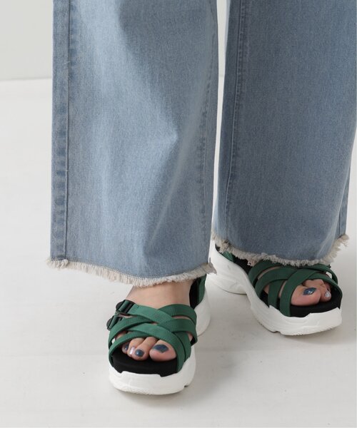 RAY CASSIN（レイカズン）の「S/M展開 裾フリンジゆるデニム（その他パンツ・レディース・ワンウォッシュ/ブルー/ベージュ・SMALL/MEDIUM）」の19枚目の写真