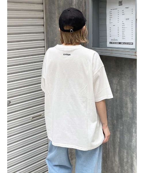ENVYM（アンビー）の「Ｅ ｌｏｇｏ ｂｉｇ ｔｅｅ（Tシャツ/カットソー・レディース・ホワイト/ブラック/ベージュ/ピンク/グリーン・FREE）」の11枚目の写真