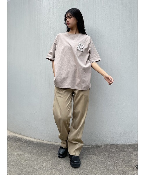 ENVYM（アンビー）の「Ｅ ｌｏｇｏ ｂｉｇ ｔｅｅ（Tシャツ/カットソー・レディース・ホワイト/ブラック/ベージュ/ピンク/グリーン・FREE）」の17枚目の写真