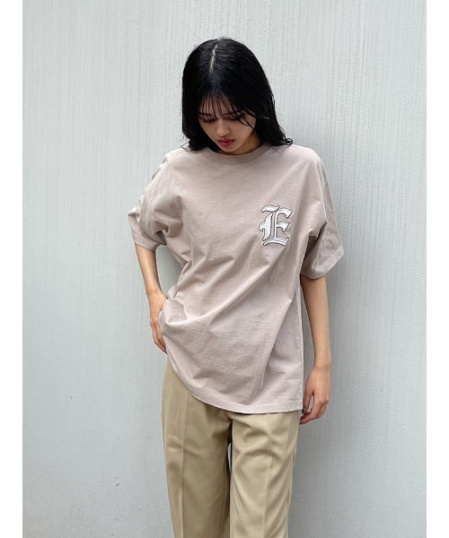 ENVYM（アンビー）の「Ｅ ｌｏｇｏ ｂｉｇ ｔｅｅ（Tシャツ/カットソー・レディース・ホワイト/ブラック/ベージュ/ピンク/グリーン・FREE）」の15枚目の写真