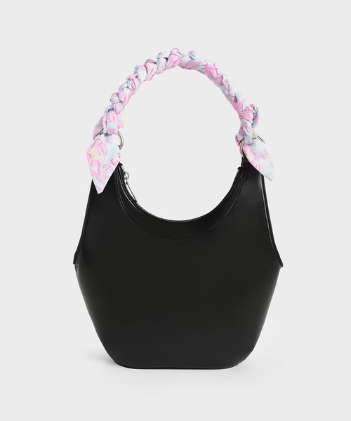 CHARLES & KEITH（チャールズ & キース）の「ユラニ スカーフラップホーボーバッグ / Ulani Scarf-Wrapped Hobo Bag（ショルダーバッグ・レディース・ブラック/チョコ/ホワイト・L）」の3枚目の写真