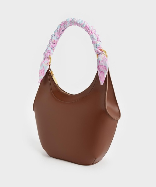 CHARLES & KEITH（チャールズ & キース）の「ユラニ スカーフラップホーボーバッグ / Ulani Scarf-Wrapped Hobo Bag（ショルダーバッグ・レディース・ブラック/チョコ/ホワイト・L）」の9枚目の写真