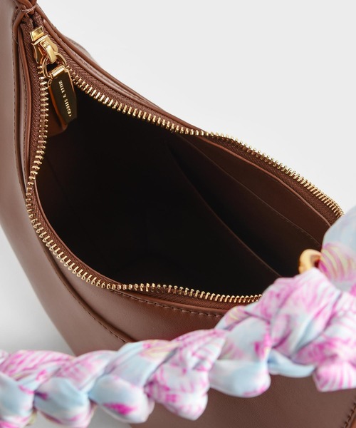 CHARLES&KEITH ユラニ　スカーフラップホーボーバッグ セール】ユラニ スカーフラップホーボーバッグ / Ulani Scarf