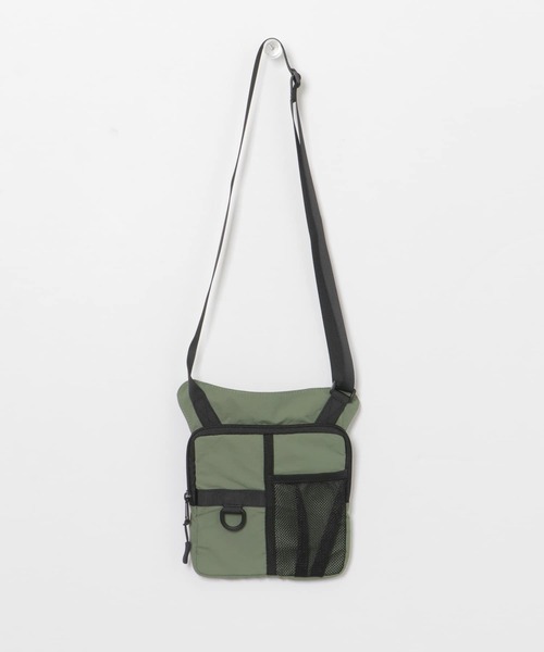 URBAN RESEARCH DOORS（アーバンリサーチドアーズ）の「Sling Pouch（ショルダーバッグ・メンズ・ブラック/カーキ/ブルー/グレー系その他・-）」の4枚目の写真