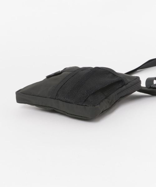 URBAN RESEARCH DOORS（アーバンリサーチドアーズ）の「Sling Pouch（ショルダーバッグ・メンズ・ブラック/カーキ/ブルー/グレー系その他・-）」の5枚目の写真