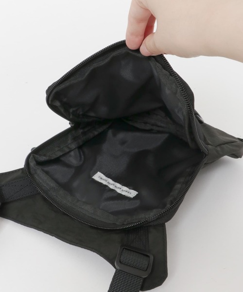 URBAN RESEARCH DOORS（アーバンリサーチドアーズ）の「Sling Pouch（ショルダーバッグ・メンズ・ブラック/カーキ/ブルー/グレー系その他・-）」の6枚目の写真