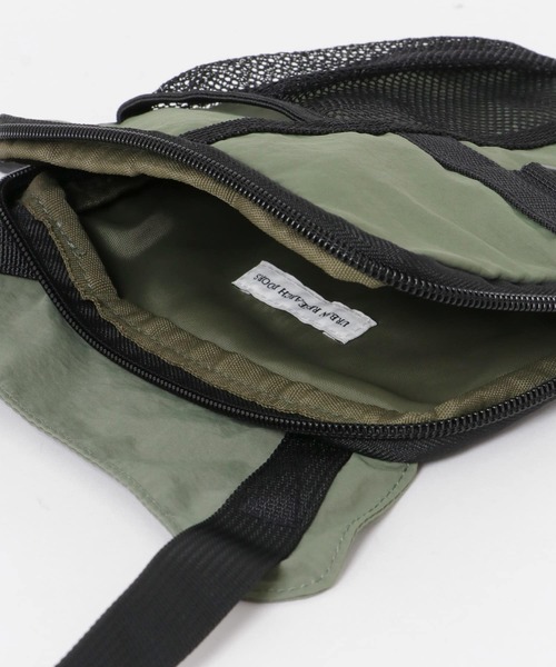 URBAN RESEARCH DOORS（アーバンリサーチドアーズ）の「Sling Pouch（ショルダーバッグ・メンズ・ブラック/カーキ/ブルー/グレー系その他・-）」の14枚目の写真