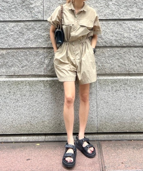 AMAIL(アマイル)の「Casual midy coverall(サロペット/オーバーオール・レディース・ブラック/ベージュ・FREE)」の2枚目の写真