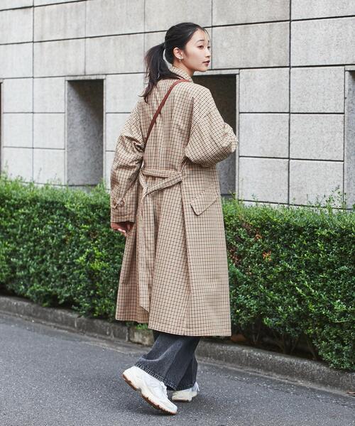 coen（コーエン）の「チェックステンカラーコート（ステンカラーコート・レディース・ブラウン/ベージュ・M/L）」の7枚目の写真