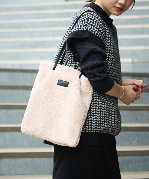 Actually(アクチュアリー)の「BOA TOTE ボアトートバッグ(トートバッグ・レディース・グリーン/グレー/アイボリー・フリー)」の2枚目の写真