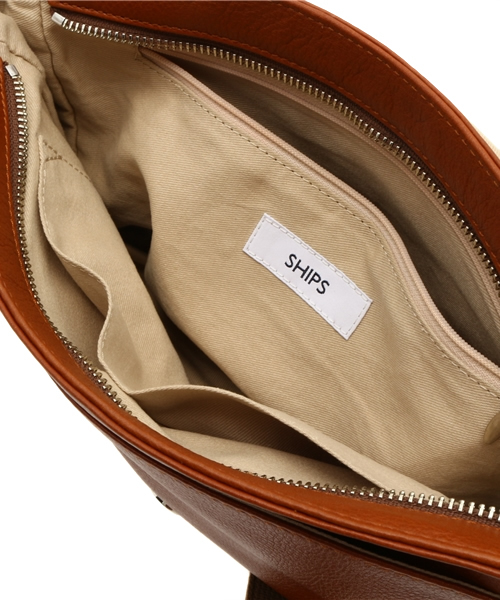 SHIPS（シップス）の「SCO: レザー ショルダーバッグ（ショルダーバッグ・メンズ・ブラック/キャメル/ブラウン・ONE SIZE）」の4枚目の写真