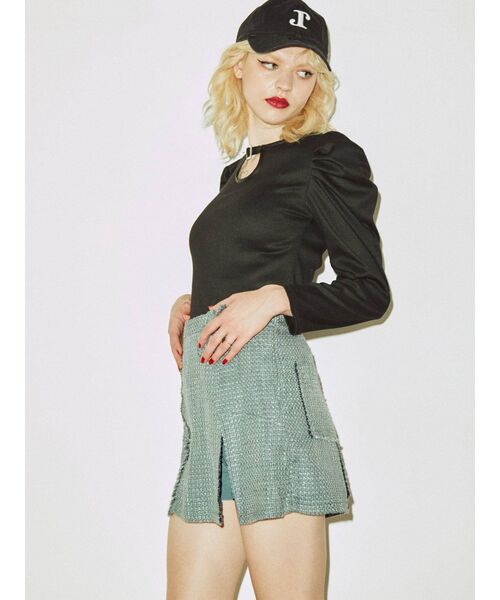 jouetie（ジュエティ）の「ロングスリーブパイピングパワショルテレコトップス（Tシャツ/カットソー・レディース・オフホワイト/ブルー/ブラック/ピンク・MEDIUM）」の7枚目の写真