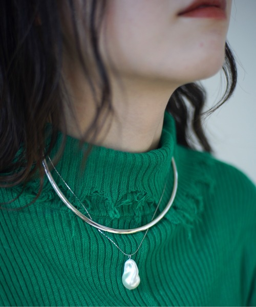 Port(ポート)の「ドロップ パール シャープ ライン ネックカフ / チョーカー(ネックレス・レディース・ゴールド/シルバー・FREE)」の6枚目の写真