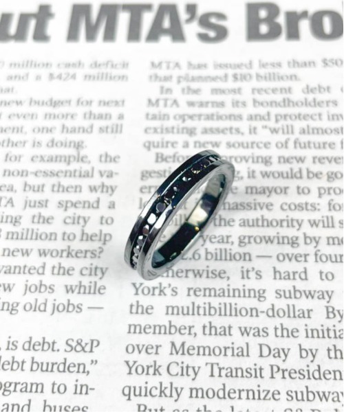 Mag.(マグ)の「【サージカルステンレス316L】金属アレルギー対応 4mm平打ち ジルコニアセットアップリング(リング・レディース・ピンクゴールド/ブラック・7号/15号/19号/11号/9号/21号/17号)」の1枚目の写真