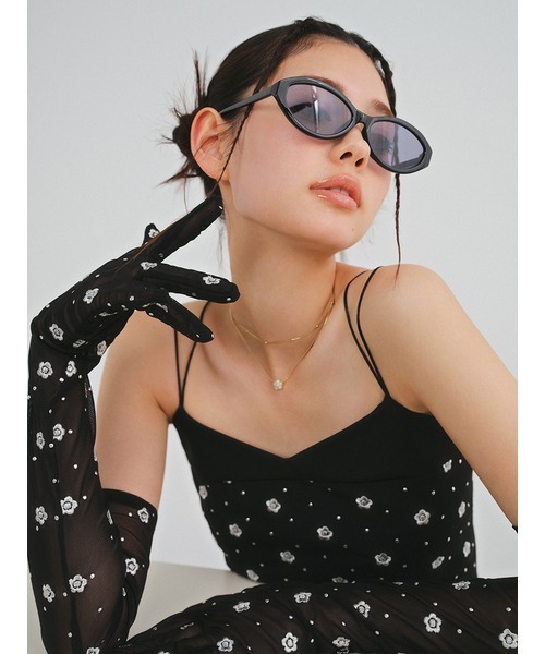 LILY BROWN（リリーブラウン）の「【LILY BROWN×MARY QUANT】デイジーダブルチェーンネックレス（ネックレス・レディース・ホワイト/ブラック・FREE）」の3枚目の写真