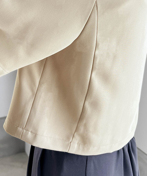 RIRIYANO（リリヤーノ）の「《RIRIYANO×クラシカルエルフコラボ》スタイリッシュにキマる。半袖クロップドジャケット（テーラードジャケット・レディース・ブラック/チャコールグレー/ベージュ・LARGE/SMALL/MEDIUM）」の13枚目の写真