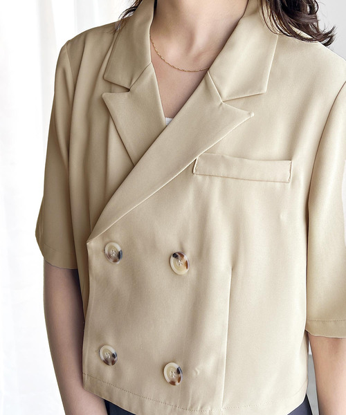 RIRIYANO（リリヤーノ）の「《RIRIYANO×クラシカルエルフコラボ》スタイリッシュにキマる。半袖クロップドジャケット（テーラードジャケット・レディース・ブラック/チャコールグレー/ベージュ・LARGE/SMALL/MEDIUM）」の15枚目の写真