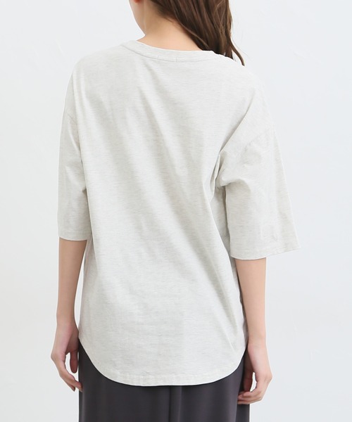 Honeys(ハニーズ)の「ロゴプリントTシャツ(Tシャツ/カットソー・レディース・オートミール/ブルー/ネイビー/ブラック/ホワイト・L/LL/S/M)」の11枚目の写真