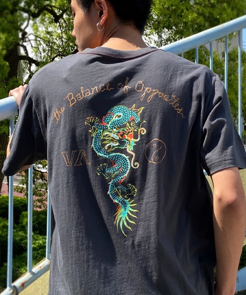 RVCA（ルーカ）の「RVCA/ルーカ ドラゴン オーバーサイズ バックプリントTシャツ/半袖Tシャツ BD041-280（Tシャツ/カットソー・メンズ・ブラック/ホワイト・M/XL/L/S）」の16枚目の写真