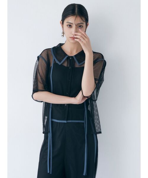 MURUA（ムルーア）の「パイピングメッシュシャツ（シャツ/ブラウス・レディース・アイボリー/ブラック・FREE）」の4枚目の写真