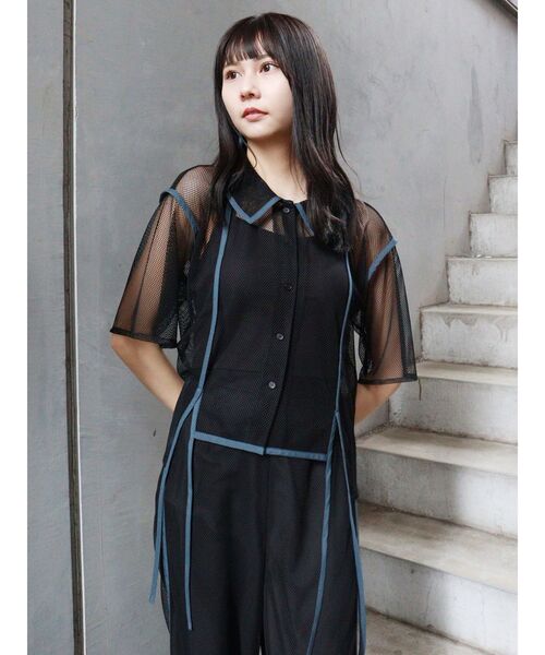 MURUA（ムルーア）の「パイピングメッシュシャツ（シャツ/ブラウス・レディース・アイボリー/ブラック・FREE）」の11枚目の写真