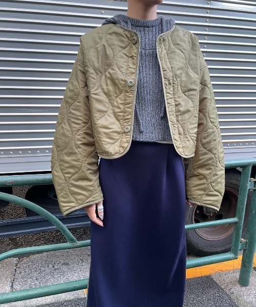AIC.（エーアイシー）の「キルティングショートジャケット（ノーカラージャケット・レディース・カーキ/ブラック・FREE）」の5枚目の写真