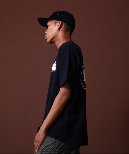 AVIREX(アヴィレックス)の「NEWYORK CITY SCAPE SHORT SLEEVE T-SHIRT / ニューヨークシティ エスケープ Tシャツ / AVIREX / アヴィレックス(Tシャツ/カットソー・メンズ・ブラウン/ホワイト/ブルー/ブラック・2XL/L/M/XL)」の21枚目の写真