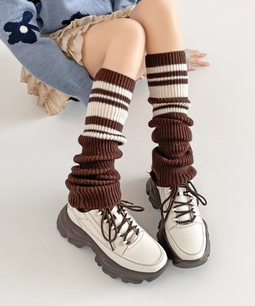 Shoes in Closet（シューズインクローゼット）の「軽量厚底 ボリューム デザインソール  やわらか ミッドカット スニーカー 1929（スニーカー・レディース・ブラック/ホワイト/ベージュ/グレー/ライトベージュ/ダークブラウン/ブラック系その他6/ホワイト×ブラウン・M/XS/S/3L/L/LL）」の2枚目の写真