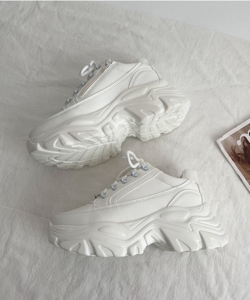 Shoes in Closet（シューズインクローゼット）の「軽量厚底 ボリューム デザインソール  やわらか ミッドカット スニーカー 1929（スニーカー・レディース・ブラック/ホワイト/ベージュ/グレー/ライトベージュ/ダークブラウン/ブラック系その他6/ホワイト×ブラウン・M/XS/S/3L/L/LL）」の14枚目の写真