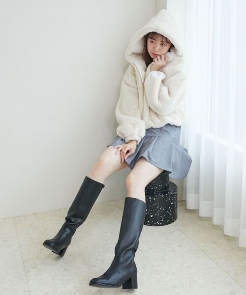 MAJESTIC LEGON(マジェスティックレゴン)の「プリーツミニキャミワンピース(ワンピース・レディース・グレー/ベージュ/ブラック・MEDIUM)」の1枚目の写真