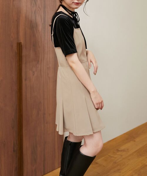 MAJESTIC LEGON(マジェスティックレゴン)の「プリーツミニキャミワンピース(ワンピース・レディース・グレー/ベージュ/ブラック・MEDIUM)」の19枚目の写真