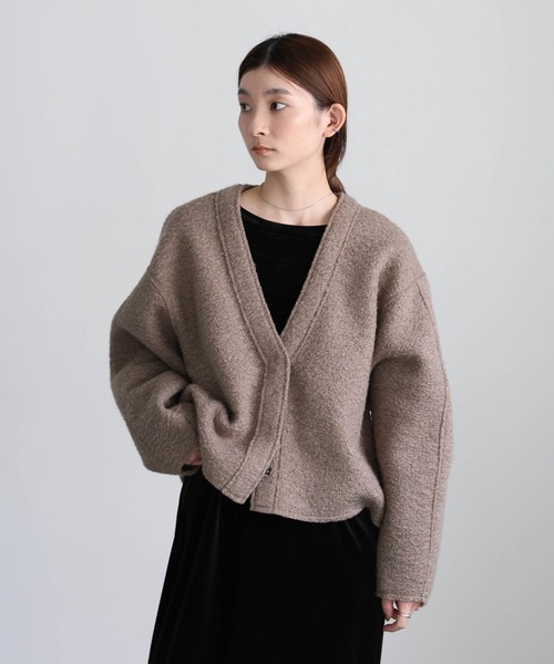 select MOCA（セレクトモカ）の「ブークレーVネックショートカーディガン（カーディガン/ボレロ・レディース・アイボリー/ブラック/スモークピンク/ライトベージュ/チャコール/モカ・FREE/LARGE）」の4枚目の写真