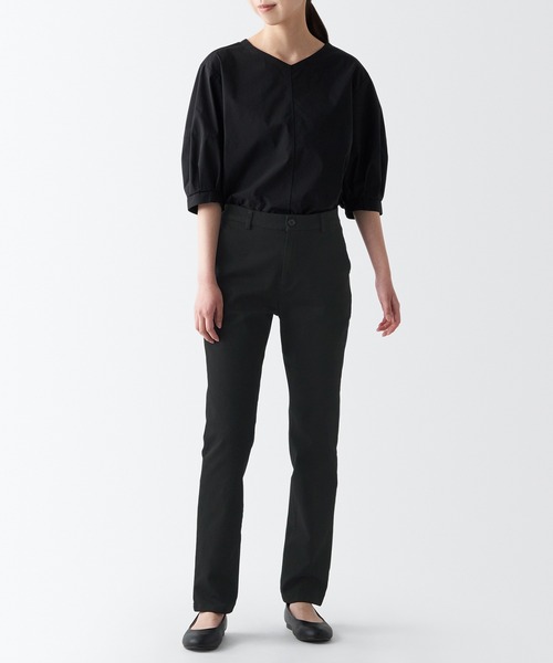 無印良品(ムジルシリョウヒン)の「縦横ストレッチチノスリムテーパードパンツ 股下75(チノパンツ・レディース・ネイビー/ダークグリーン/ブラック/ベージュ・L/XL/M/XS/XXL/S)」の5枚目の写真