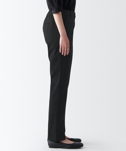 無印良品(ムジルシリョウヒン)の「縦横ストレッチチノスリムテーパードパンツ 股下75(チノパンツ・レディース・ネイビー/ダークグリーン/ブラック/ベージュ・L/XL/M/XS/XXL/S)」の6枚目の写真