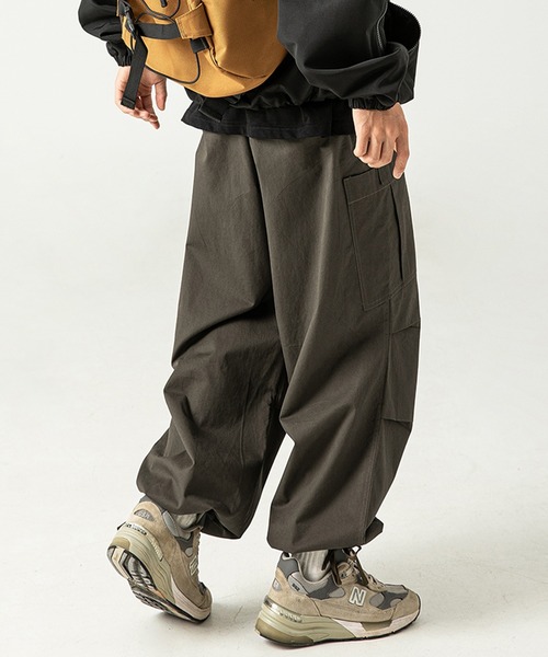 aimoha（アイモハ）の「aimoha outdoorワイドスラックスオーバーサイズカーゴパンツ（カーゴパンツ・レディース・ブラウン/ブラック・MEDIUM/LARGE/X-LARGE）」の13枚目の写真