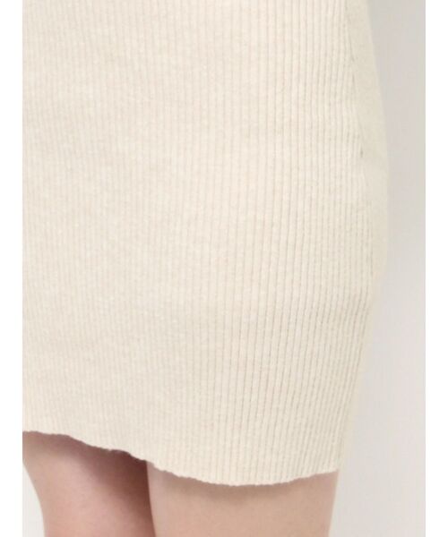 RESEXXY（リゼクシー）の「ショルダーオープンタイトニットワンピース（ワンピース・レディース・ブラック/グレー/ベージュ・MEDIUM/SMALL）」の4枚目の写真