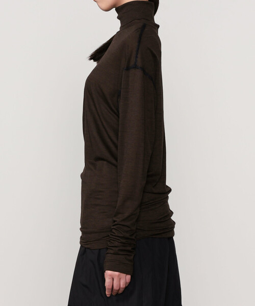 UNFIL（アンフィル）の「unfil | ウールジャージ タートルネックTシャツ WOMEN（ニット/セーター・レディース・ホワイト系その他/ブラウン系その他・1）」の9枚目の写真