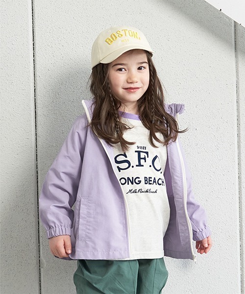 b・ROOM（ビールーム）の「【撥水加工】エブリデイマウンテンパーカ（収納袋付き）（ブルゾン・キッズ・プラム/ラベンダー/ベージュ/グリーン/チャコール/ピンク/ライム/キャメル/ターコイズブルー/ライトブルー・100cm/110cm/130cm/140cm/120cm）」の7枚目の写真