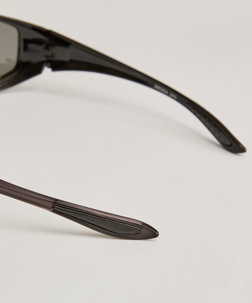 Lui's（ルイス）の「フォックスタイプ / カラーレンズサングラス（サングラス・メンズ・ブラック・FREE）」の6枚目の写真