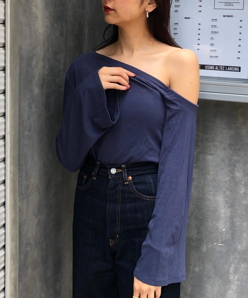 CIEL'AIR（シエルエアー）の「One Shoulder Tops（Tシャツ/カットソー・レディース・ブルー/レッド/ブラウン・FREE）」の3枚目の写真