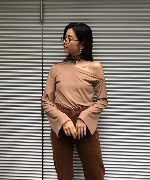 CIEL'AIR（シエルエアー）の「One Shoulder Tops（Tシャツ/カットソー・レディース・ブルー/レッド/ブラウン・FREE）」の9枚目の写真