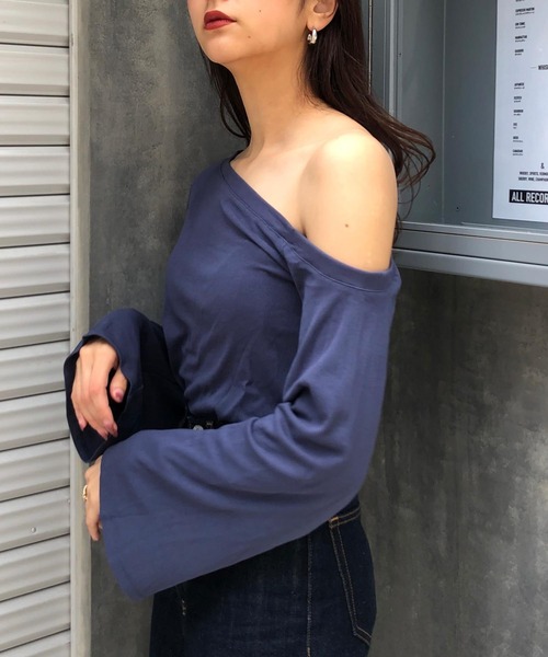 CIEL'AIR（シエルエアー）の「One Shoulder Tops（Tシャツ/カットソー・レディース・ブルー/レッド/ブラウン・FREE）」の4枚目の写真